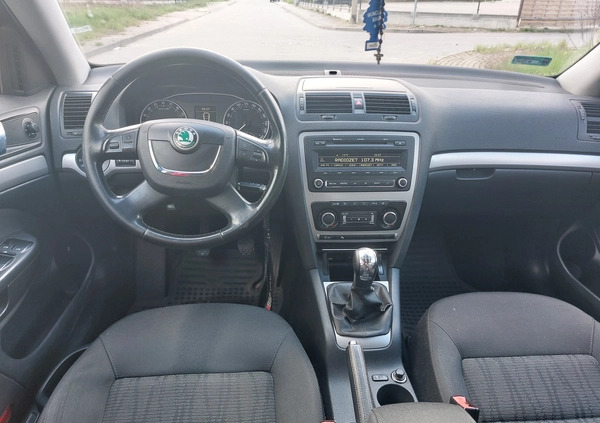 Skoda Octavia cena 14900 przebieg: 310000, rok produkcji 2009 z Mońki małe 46